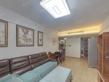 小区中心位置,不靠近马路,房型正气,得房率高