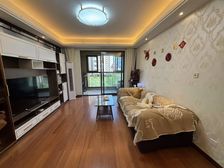 飞机户型 位置 小洋房带车位保养好 拎包入住看房有密码