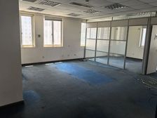 3.4.9号线宜山路站 环线广场 带上下水房型正 采光好