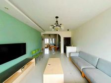 金色尚城 顶楼复式 实用面积大 出行方便 精装好房