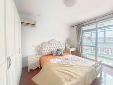 电梯已做,王炸四房大复式,置换已定。可谈价格,位置优异,诚售