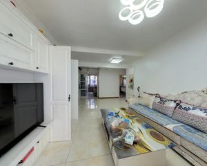 天籁中园 精装修 三室两卫 带小棚 急售