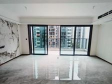 保利天汇 诚心出售 送车位 送家私家电 价格可谈 包税费南向