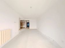 凤凰湖畔 通透两居 好楼层 湖景房 现房现证 看房随时