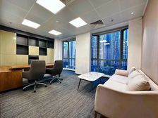 免租6个月!南方传媒大厦 豪华装修带家具 24空调