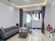 只有一套:品质生活,房子是一手动迁的房子,次新小区,近地铁。