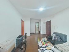 曹路 地铁旁 环境好 满五 中间楼层 交通便利,诚售好谈