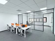 急租临地铁纯写字楼,全套家具拎包入住,可注册,租金超!