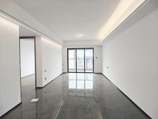 一湾云景、精装4房、高层、看深圳、业主急售!