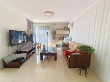 新港街 满五 刚需两居 交通便利 朝向好 近医院 有电梯