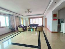 综合楼 超大露台 看房方便 26年 电梯校