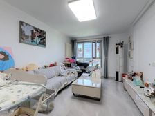 枣园地铁口,国际港,次新房南北三居室,,看房随时