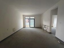 港城景观140大平层,双建平繁华地段,楼间距宽阔,得房率高