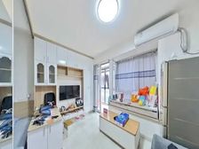 绿海名都一房,全新装修,低价出,地铁口物业