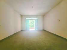 (价格可谈)底跃两层 带前后花园 出行方便 配套齐全