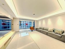 次新房精装修交付,全明户型,南北双阳台。