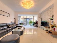 中洲阳光 4室2厅 210平