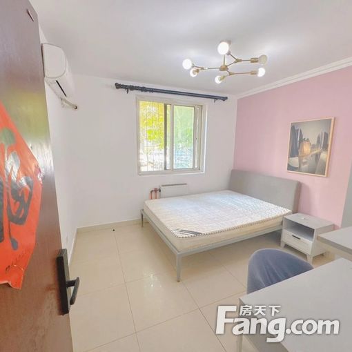  �����ŵ������˺���Է��¥������3��ס��װ�޳������¼�200 