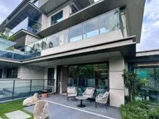 三亚CBD 巴蜀旁!名人豪苑 市区叠拼别墅 70年精装现房