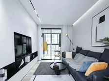 地铁站一路之隔 早晨多睡30才能更精神 外国语书包随时看