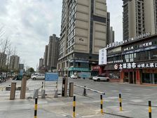 单价5千可以拥有一个2百米开间的主干道独栋门口可以停一百辆车