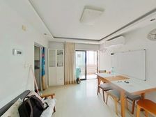 位置,远离马路,中高区楼层, 诚意出售,看房方便。