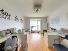 二环内,地铁口,水上公园旁,采光好,无遮挡。