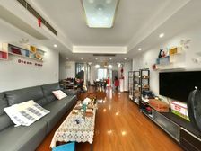 中央景城 一口价房源来了 楼层不错价格也很合适 业主急的不行