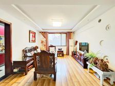 购物方便 得房率高 临地铁 精装修 电梯房 出行方便