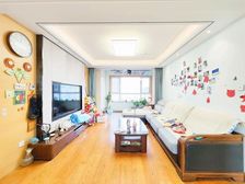 交通便捷 楼龄新 购物方便 满二 精装可拎包入住 近医院