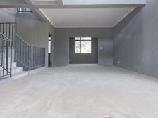 中海央墅 联排边户 带大院子 位置安静 采光无遮挡