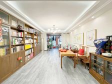 世茂天城 3室2厅2卫 简单装修 215万元 145平米