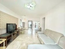 东城中心一二三期视野好带阳台停车方便诚心出售