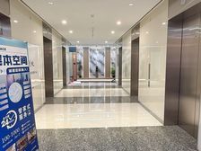 静安寺甲级写字楼 800平高层办公空间 5元/平/天