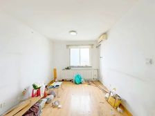 八千多电梯房!宝华,好楼层,急售,有钥匙随时看!