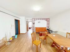 天方宝华苑 中间好楼层 得房率高 购物方便 满二