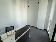 大虹桥单价1元的办公室,235平,精装修配家具,虹桥机场