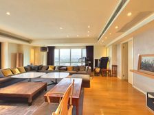 中轴国际 4室3厅 也可以看看东直门商圈的大平层 复式都有