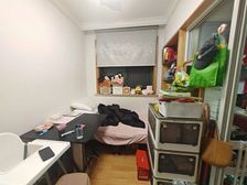 三楼,一梯一户,地铁口全明好房,房东急售价格好谈