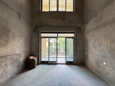 天街旁下叠带私家花园,带地下室,有产权车位