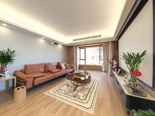 栖霞栖庭:新上4室好房,远离高架.精装保养好.全体采光充足。