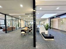 市中心超甲品质!双面采光10隔间50工位丨电梯口·昭示性强