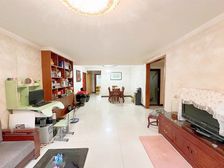 一楼带100平院子得房好 医疗配套成熟 购物方便