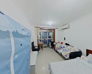 地铁6号线 新楼龄一居室 南向采光好 高层视野开阔看房随时