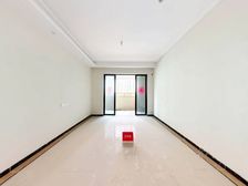 央企保利四期精装南向三房看花园。