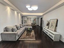 丝庐花语出国急售,看房有钥匙,低区采光不挡,出门就是地铁站!