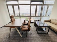 金融城汉银广场 250方 2隔间加20工位 24空调