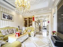 中建叠加别墅,小区在杨浦无对手,圈层高,业主买好云锦三期别墅