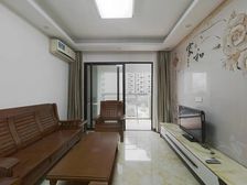 豪逸御华庭经典大3居格局无浪费电梯房价钱可议