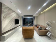 送产权车位,中间楼层,小区C位,2020年50个精装,送地暖